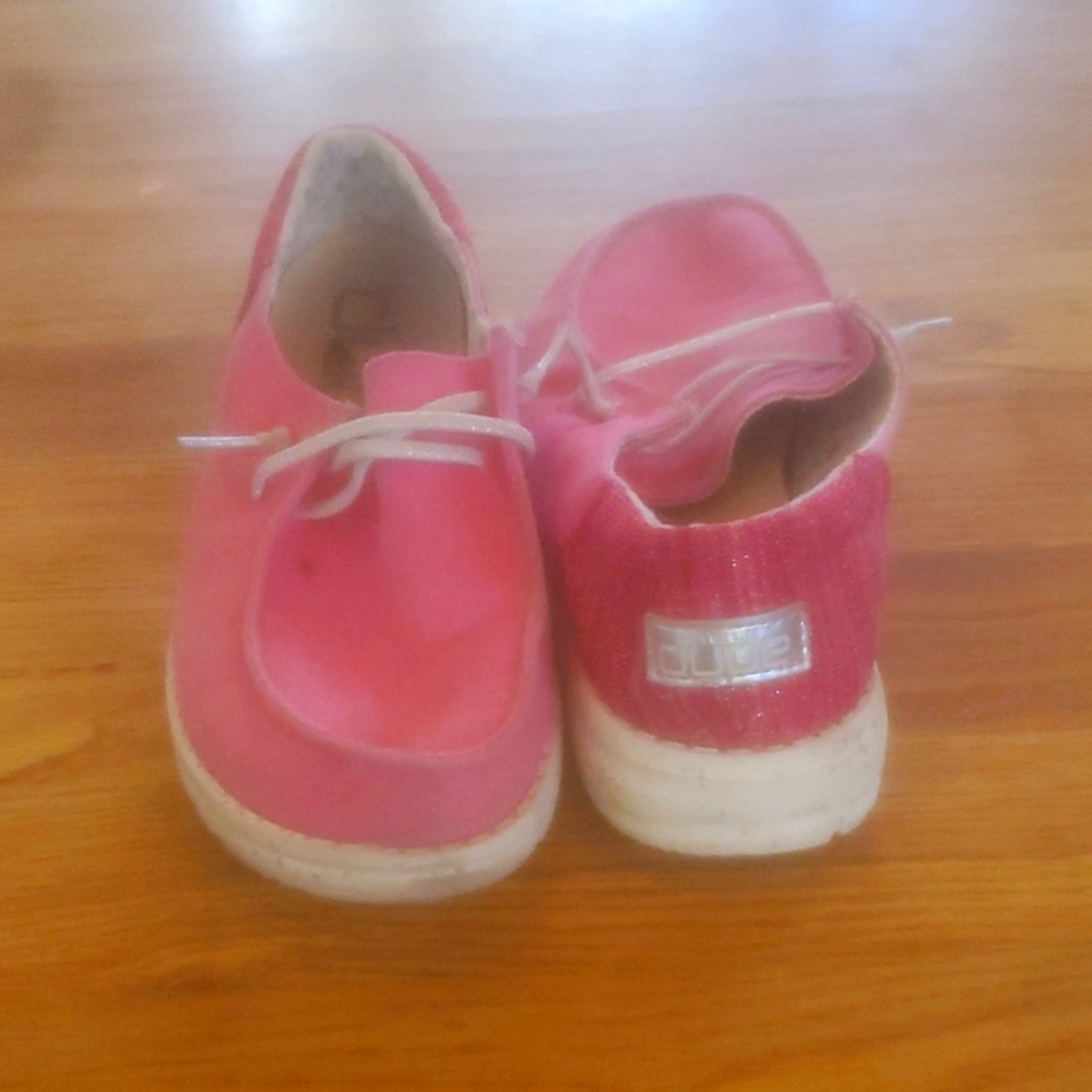 Pink hey dudes